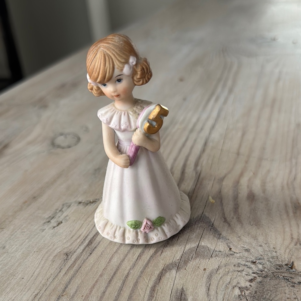 “Growing up”  vintage Figurine - Girl with Number 5